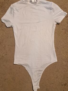 White Short-Sleeve Women’s Bodysuit - Classic Crew Neck